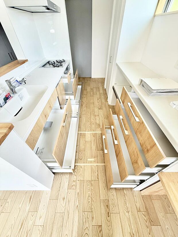 9号棟 ■シンプルで機能的、毎日使いやすいキッチン