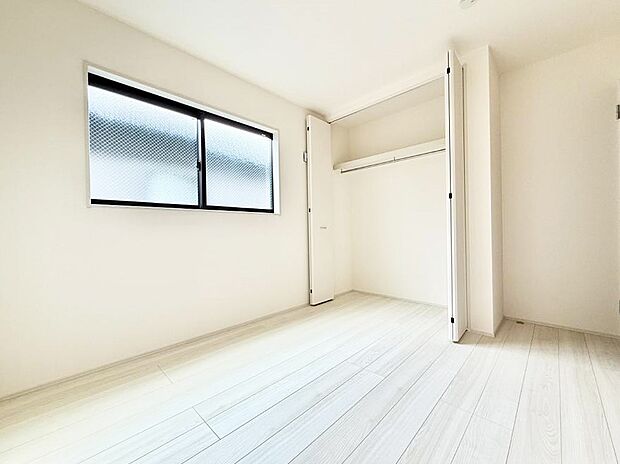 1号棟 ■落ち着いた色合いのお部屋で穏やかな時間を楽しめます