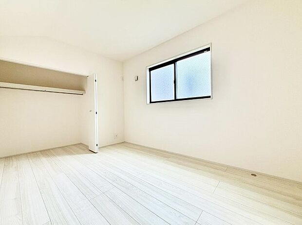 2号棟 ■落ち着いた色合いのお部屋で穏やかな時間を楽しめます