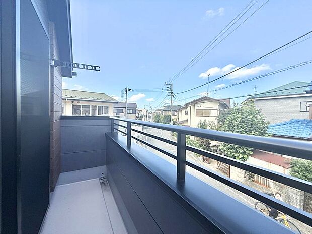 1号棟 ■ 季節の移ろいを感じられる開放的な空間です