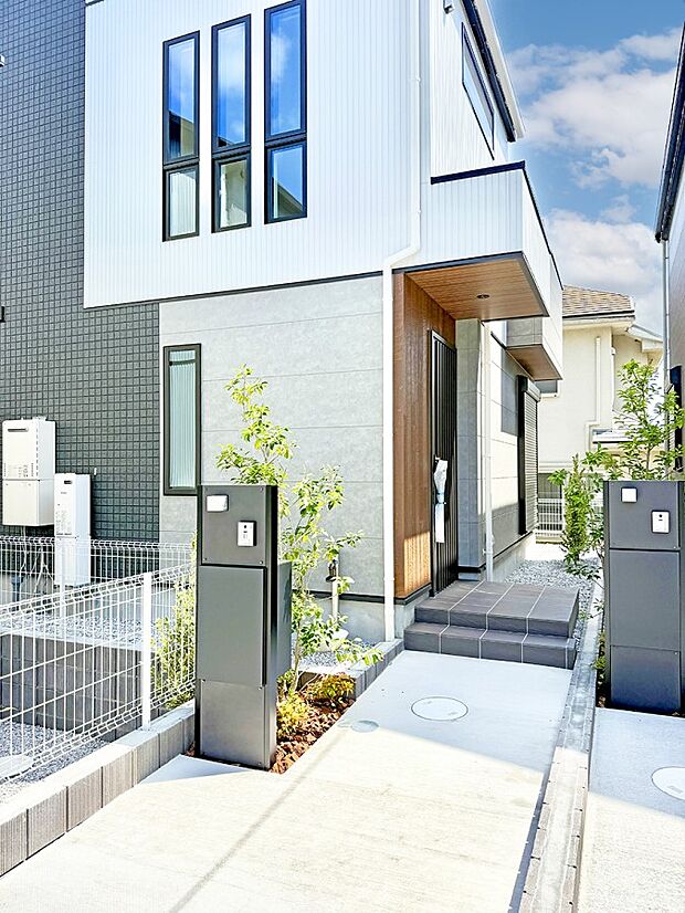 2号棟 ■ 心地よい暮らしへとつながる、温かい玄関