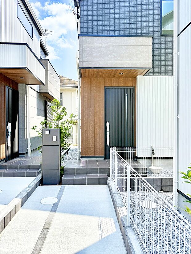 3号棟 ■ シンプルで美しく、住まいの第一印象を彩る玄関です