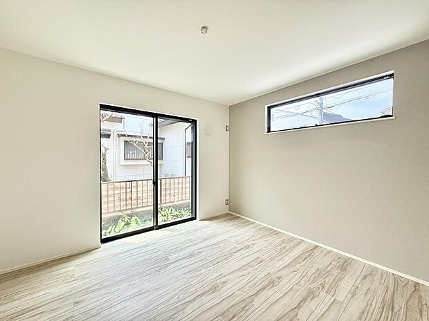4号棟 ■落ち着いた色合いのお部屋で穏やかな時間を楽しめます