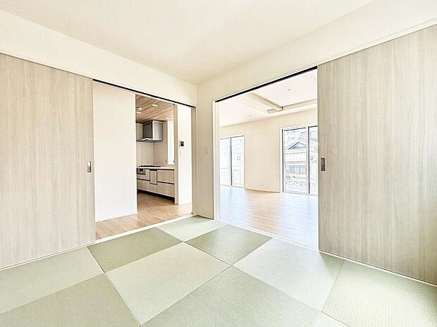 4号棟 ■落ち着いた色合いのお部屋で穏やかな時間を楽しめます