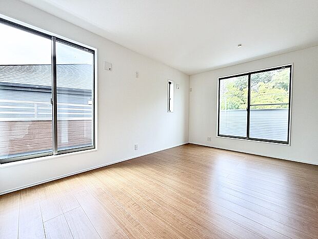 1号棟  ■落ち着いた色合いのお部屋で穏やかな時間を楽しめます