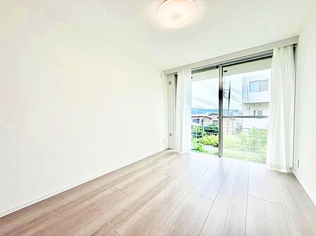 ■落ち着いた色合いのお部屋で穏やかな時間を楽しめます