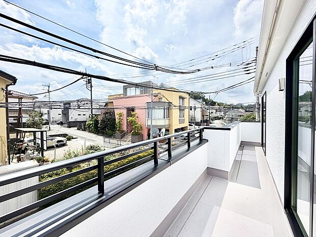 1号棟  ■ 季節の移ろいを感じられる開放的な空間です