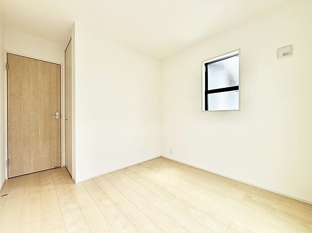 6号棟 ■落ち着いた色合いのお部屋で穏やかな時間を楽しめます