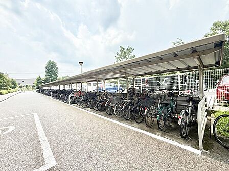 ■きちんと整備された駐輪場で、自転車の保管も安心です