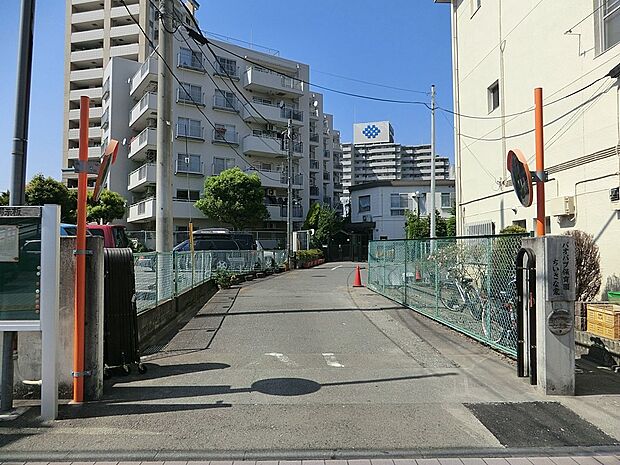 幼稚園・保育園 400m バオバブ保育園