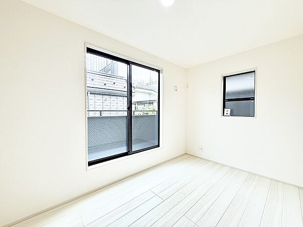 1号棟 ■落ち着いた色合いのお部屋で穏やかな時間を楽しめます