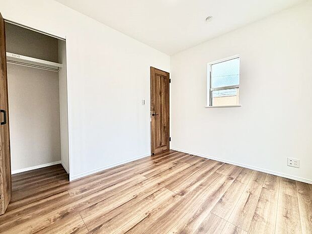 1号棟 ■落ち着いた色合いのお部屋で穏やかな時間を楽しめます