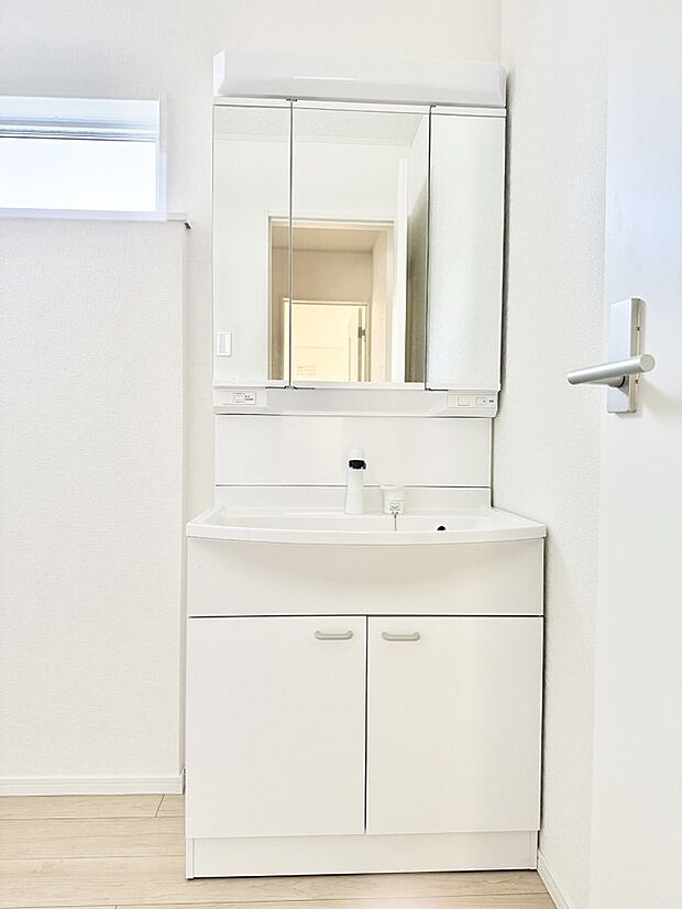 18号棟 ■朝の準備がスムーズにできる広さです