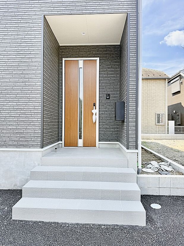 19号棟 ■ 心地よい暮らしへとつながる、温かい玄関