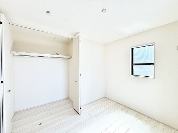 5号棟 ■窓の配置や通気性の良い設計で部屋の空気がこもらず、常に新鮮な空気が流れます