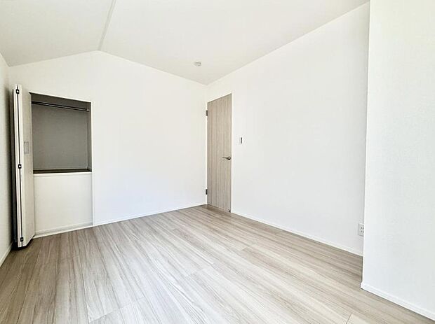 2号棟  ■落ち着いた色合いのお部屋で穏やかな時間を楽しめます