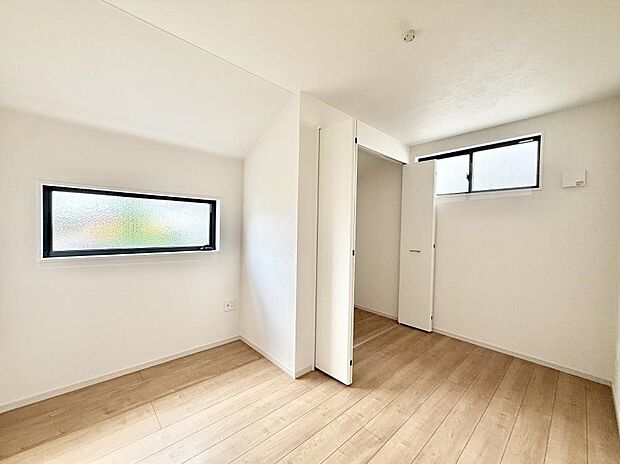 1号棟 ■落ち着いた色合いのお部屋で穏やかな時間を楽しめます