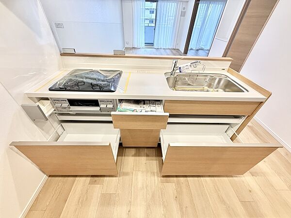 ■シンプルで機能的、毎日使いやすいキッチン
