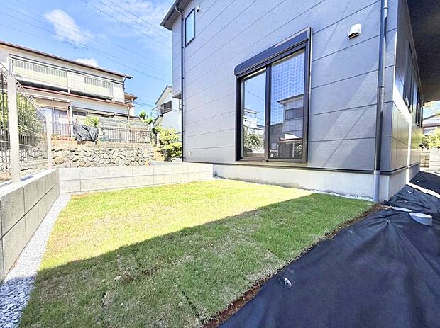 1号棟 ■暮らしに潤いを与える、緑が取り入れられた住まいです