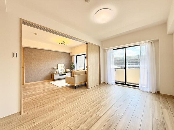■くつろぎと笑顔が集まる、心温まるリビング