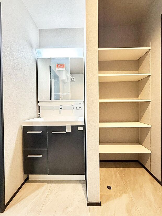 A号棟 ■朝の準備がスムーズにできる広さです