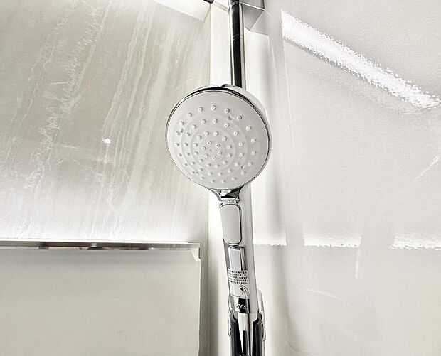 ■手元で簡単に止水できるため、水の無駄遣いを減らすことができます。