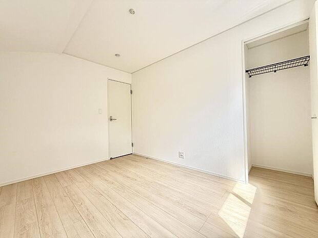 6号棟 ■静かな洋室で読書や趣味に集中できる場所