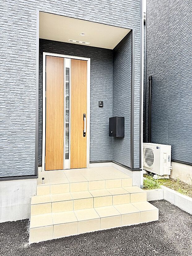 5号棟  ■ 心地よい暮らしへとつながる、温かい玄関