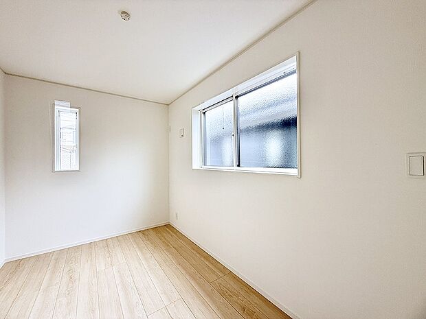 5号棟  ■落ち着いた色合いのお部屋で穏やかな時間を楽しめます