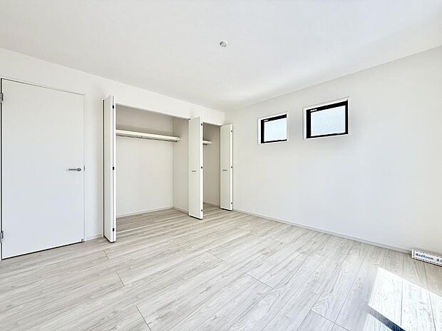 1号棟 ■落ち着いた色合いのお部屋で穏やかな時間を楽しめます