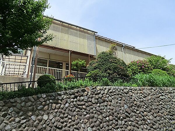 幼稚園・保育園 800m 瑠璃光寺保育園