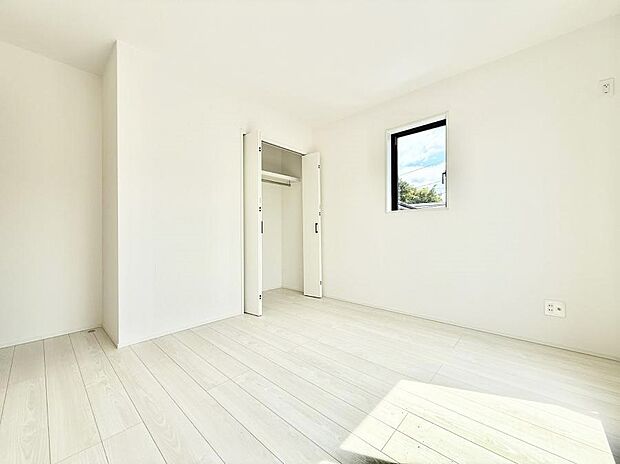 1号棟  ■落ち着いた色合いのお部屋で穏やかな時間を楽しめます