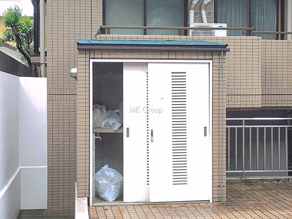 ■ごみ出しに便利な敷地内ごみ置き場