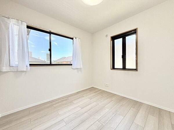 ■落ち着いた色合いのお部屋で穏やかな時間を楽しめます