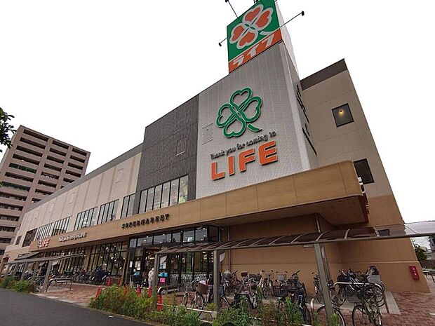 スーパー 300m ライフ川崎大島店