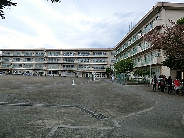 小学校 80m 町田市立成瀬台小学校