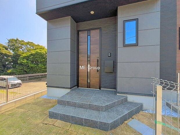 1号棟 ■ 家族とゲストをやさしく迎える、心温まる玄関