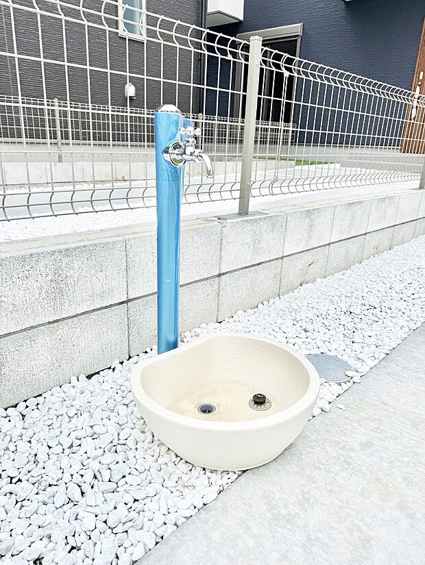 3号棟 ■ガーデニングや洗車などの際に大活躍な屋外立水栓
