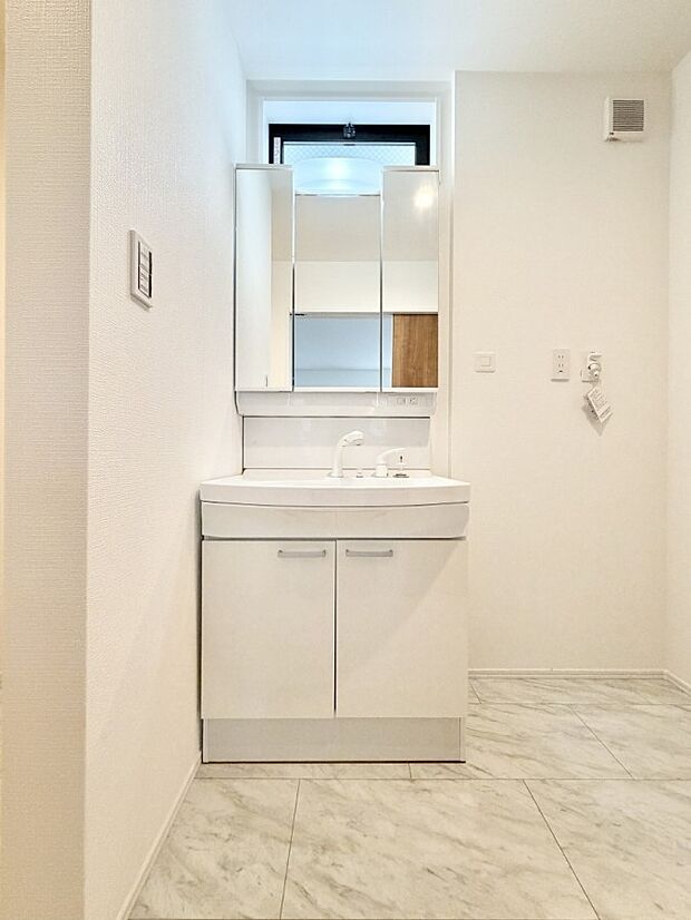 2号棟 ■朝の準備がスムーズにできる広さです