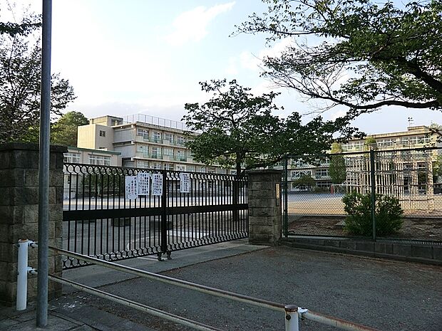 小学校 350m 町田市立鶴川第二小学校