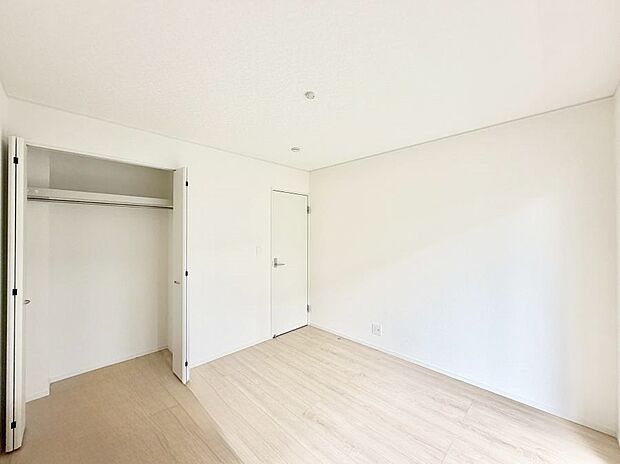 4号棟 ■窓の配置や通気性の良い設計で部屋の空気がこもらず、常に新鮮な空気が流れます
