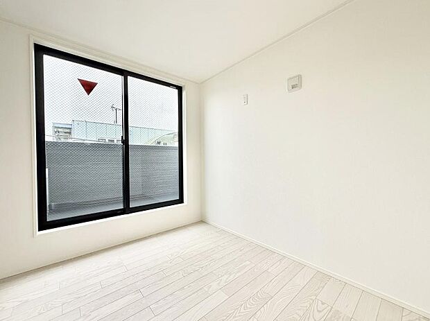 1号棟  ■落ち着いた色合いのお部屋で穏やかな時間を楽しめます
