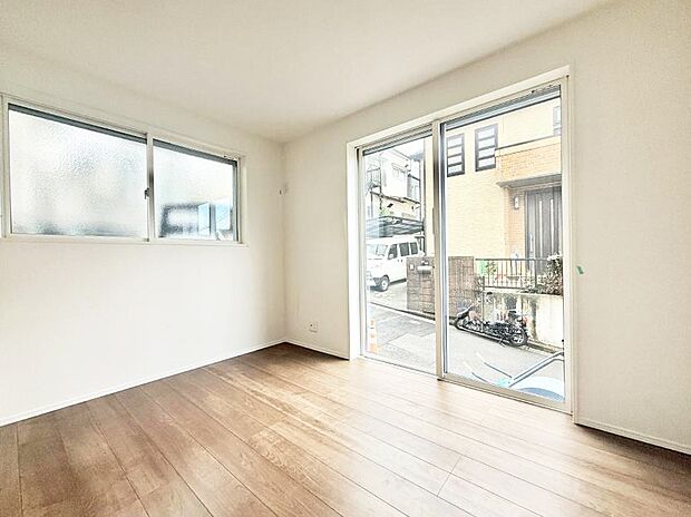2号棟 ■落ち着いた色合いのお部屋で穏やかな時間を楽しめます