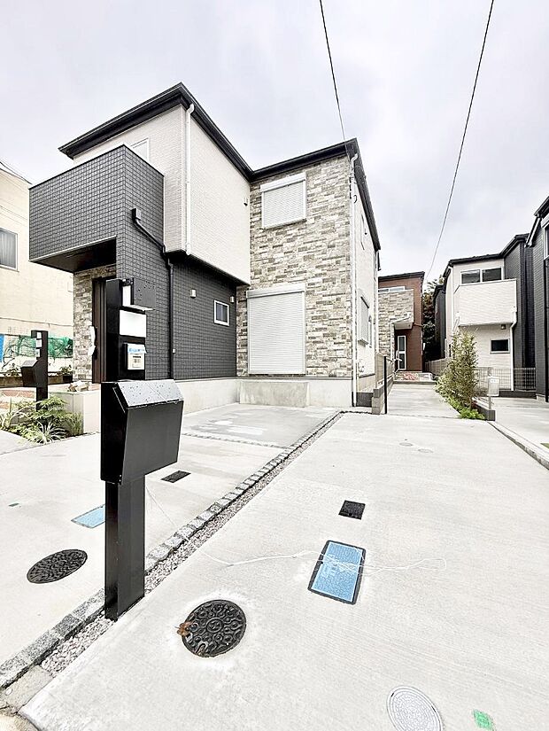 2号棟  ■ 家族とゲストをやさしく迎える、心温まる玄関