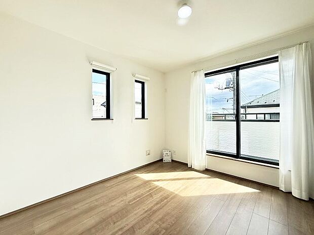 A号棟 ■落ち着いた色合いのお部屋で穏やかな時間を楽しめます