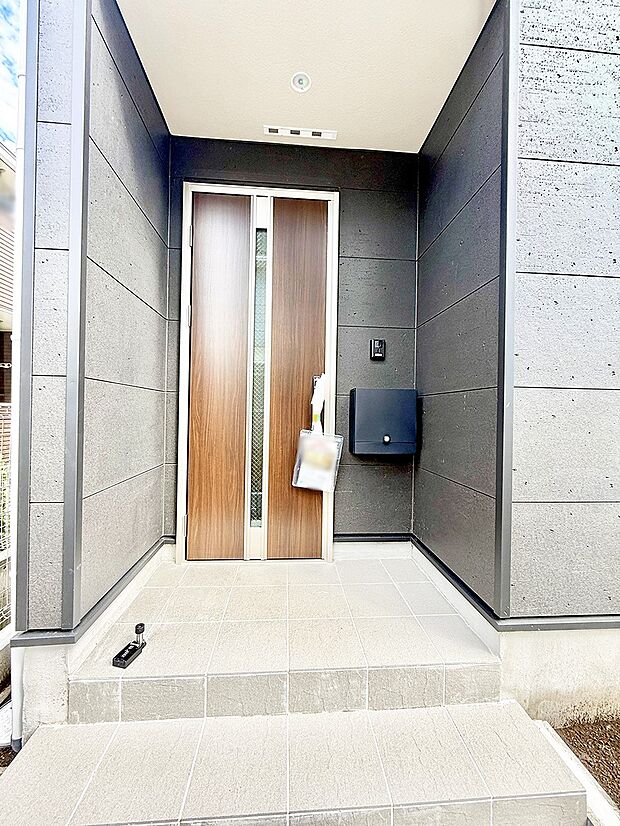 1号棟  ■ 心地よい暮らしへとつながる、温かい玄関