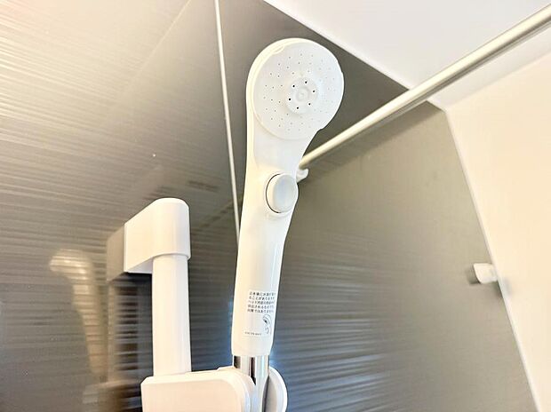 ■手元で簡単に止水できるため、水の無駄遣いを減らすことができます。