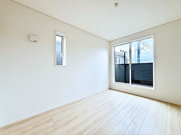 6号棟 ■落ち着いた色合いのお部屋で穏やかな時間を楽しめます