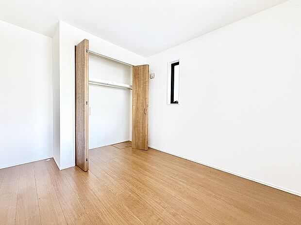 1号棟 ■落ち着いた色合いのお部屋で穏やかな時間を楽しめます