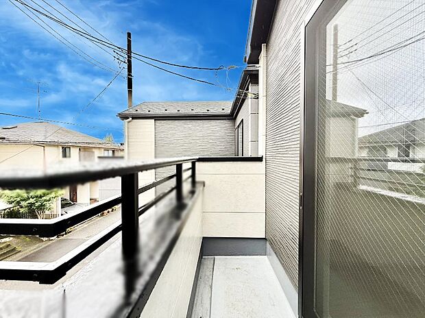1号棟 ■ 心地よい風と光を感じる、くつろぎのバルコニー